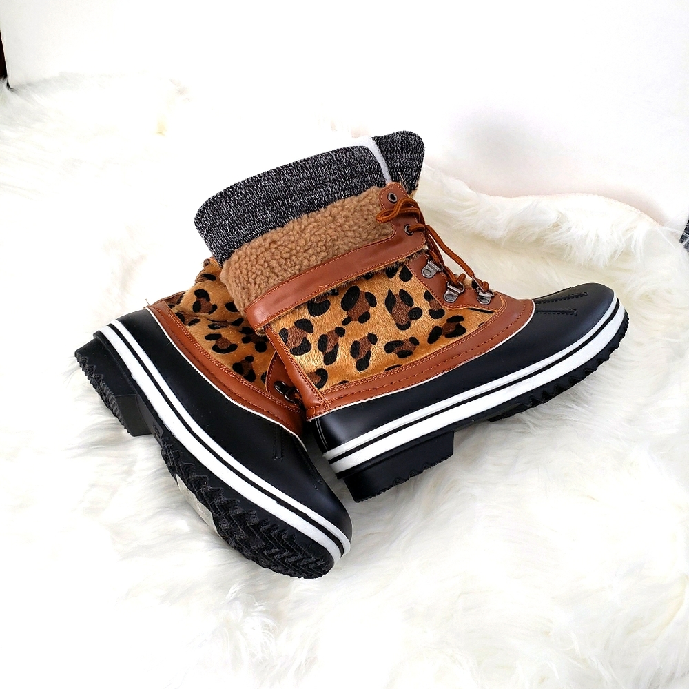 Duck boots